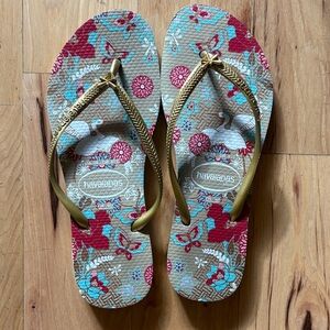 Havaianas Slim Floral Sandals with Gold Straps